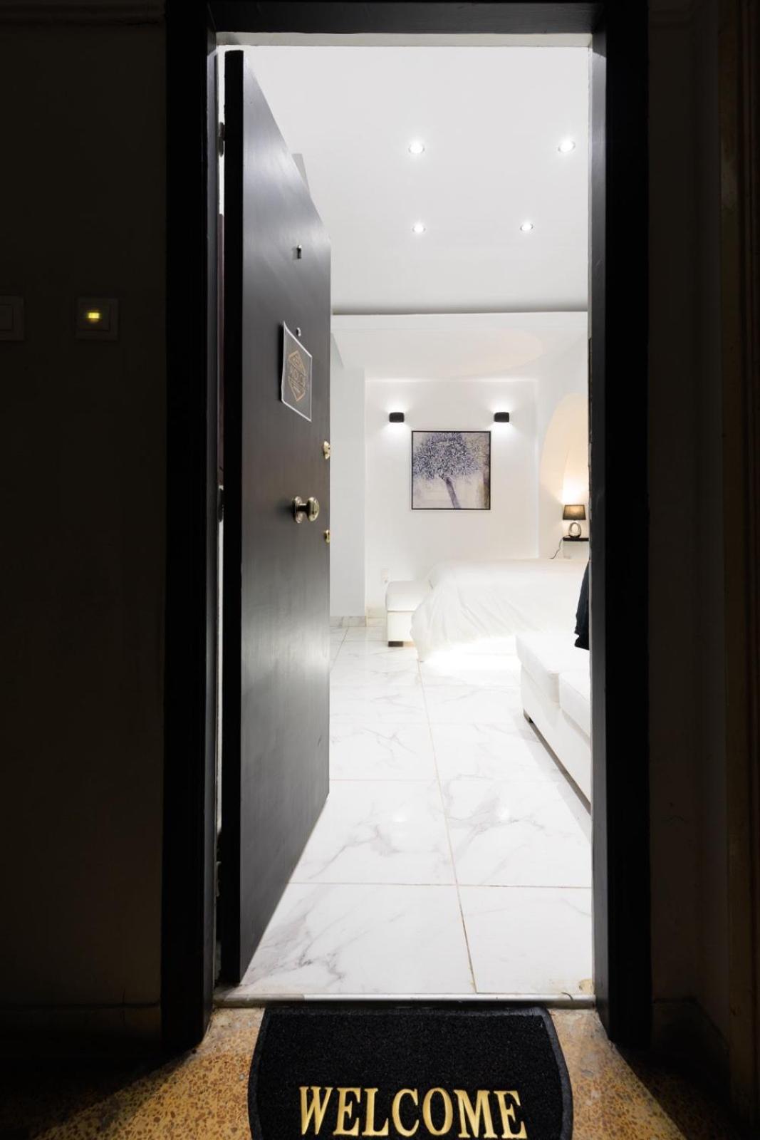 Aiolos Luxury Apartment Under Acropolis In Plaka Athena Bagian luar foto
